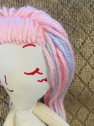 Making Yarn Doll Hair With Bangs: Super Easy Tutorial