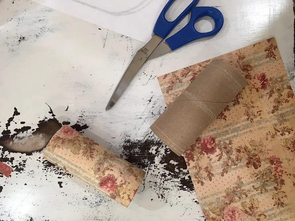 wrapping toilet paper tubes in paper