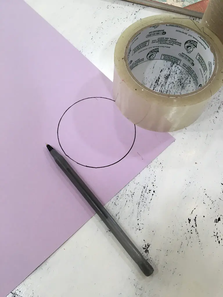 tracing a circle on paper