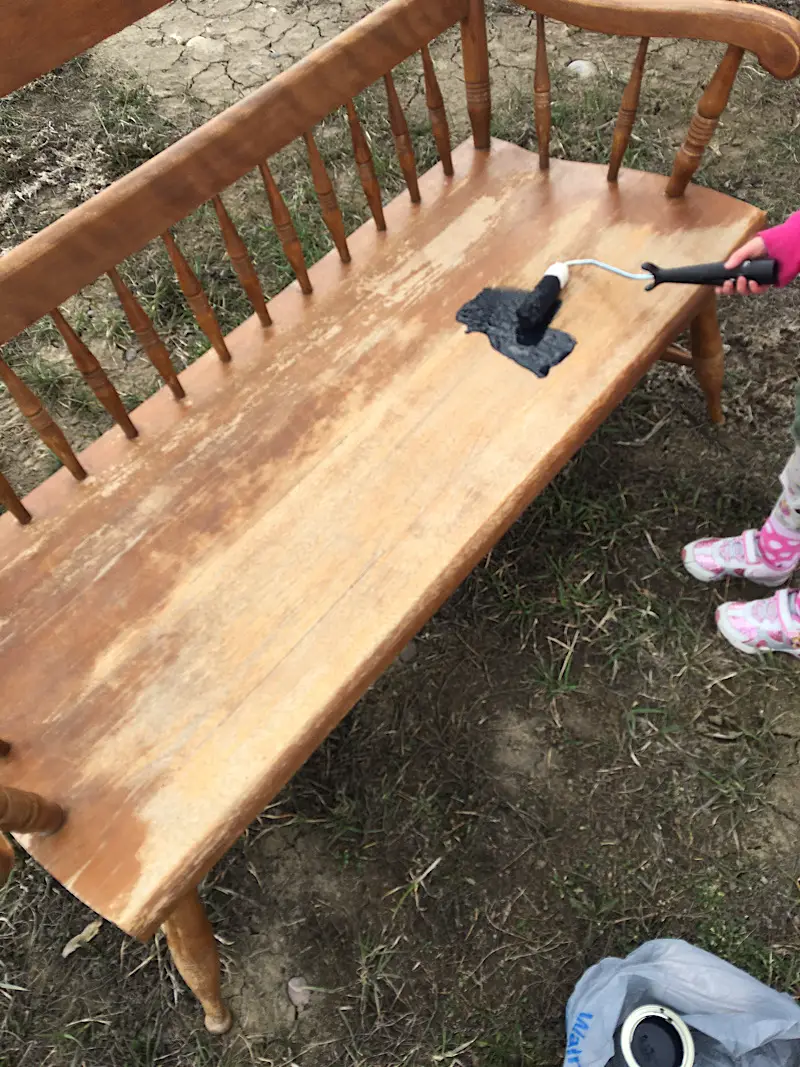 painting a wood bench black